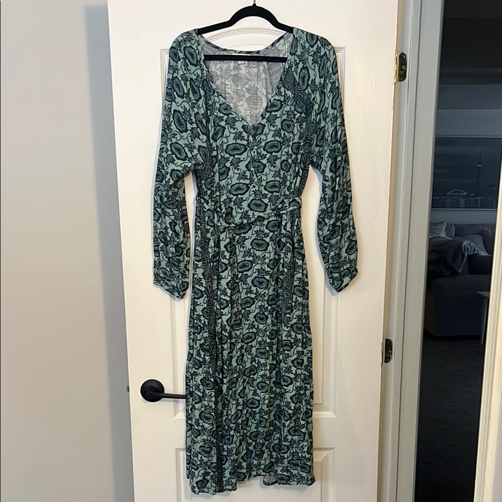 Elegant Teal Patterned Dress